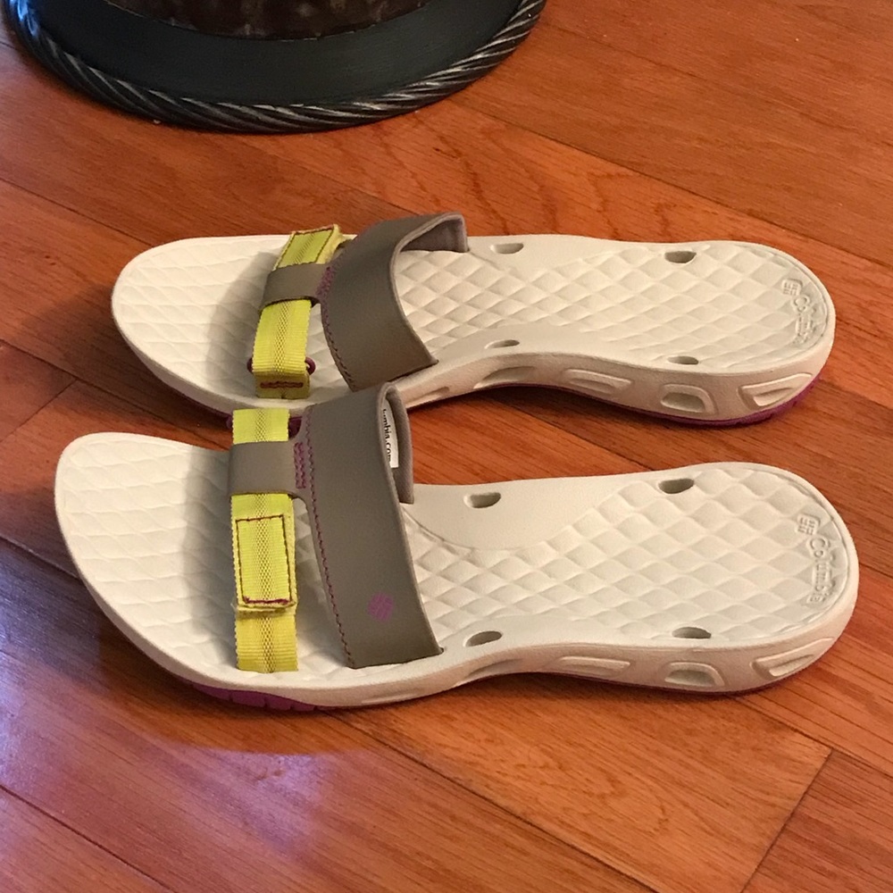 New Columbia Flip Flop Sandals Adjustable size 7